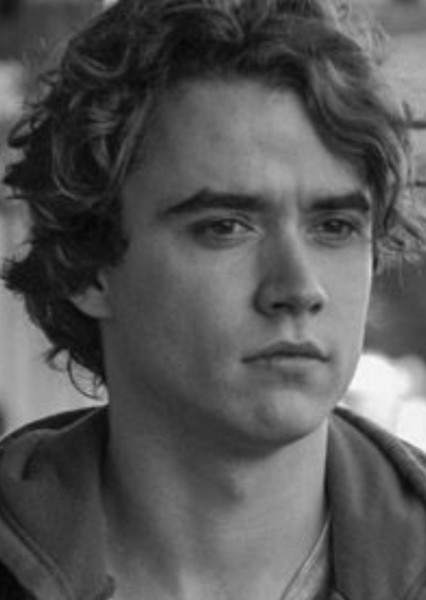 Jamie Blackley photo