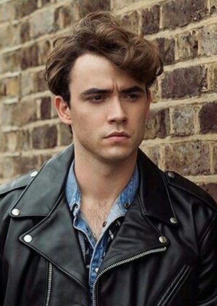 Jamie Blackley photo