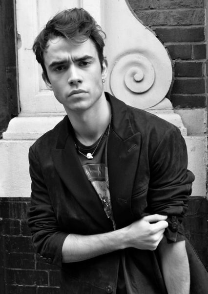 Jamie Blackley photo