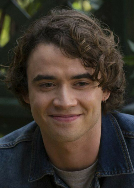 Jamie Blackley photo