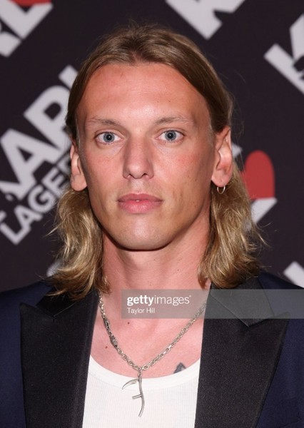 Jamie Campbell Bower photo