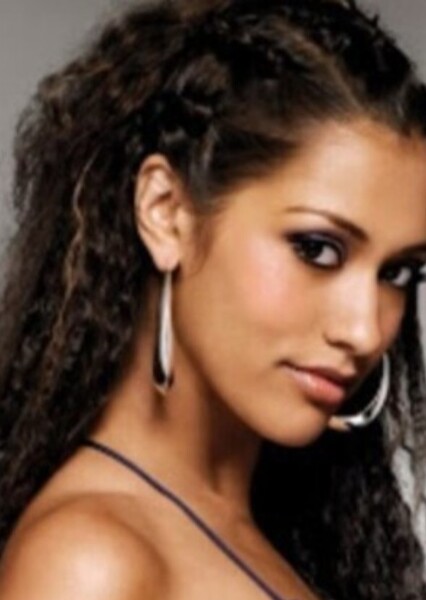 Janina Gavankar photo
