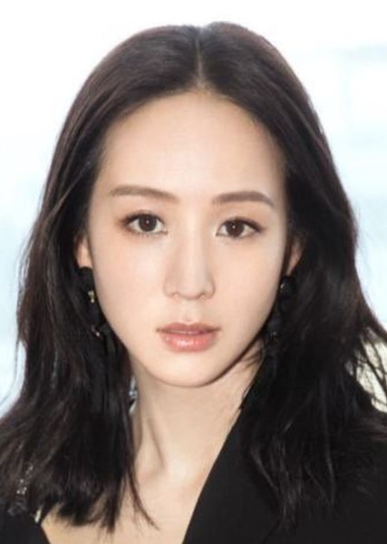 Janine Chang photo