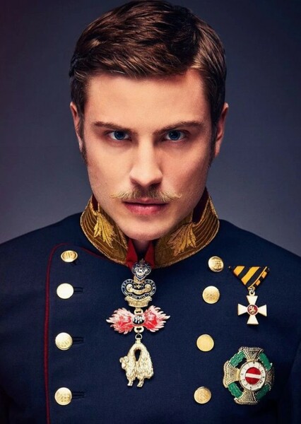 Jannik Schümann photo