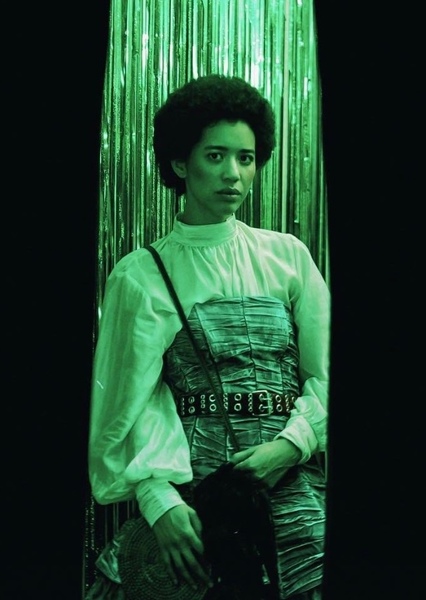 Jasmin Savoy Brown photo