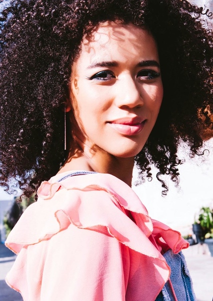 Jasmin Savoy Brown photo