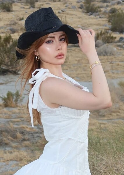 Jasmine Aslanian photo