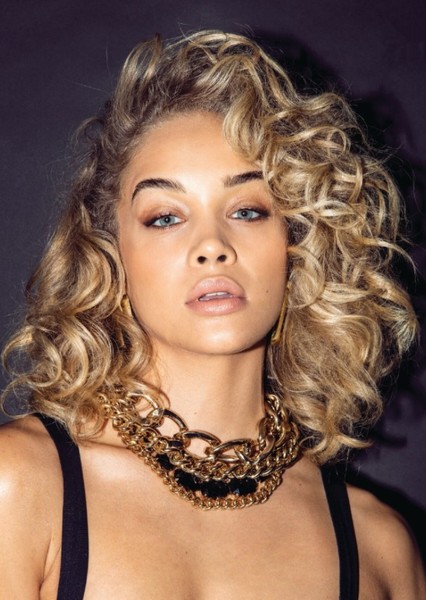 Jasmine Sanders photo