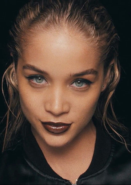 Jasmine Sanders photo