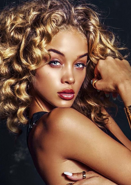 Jasmine Sanders photo