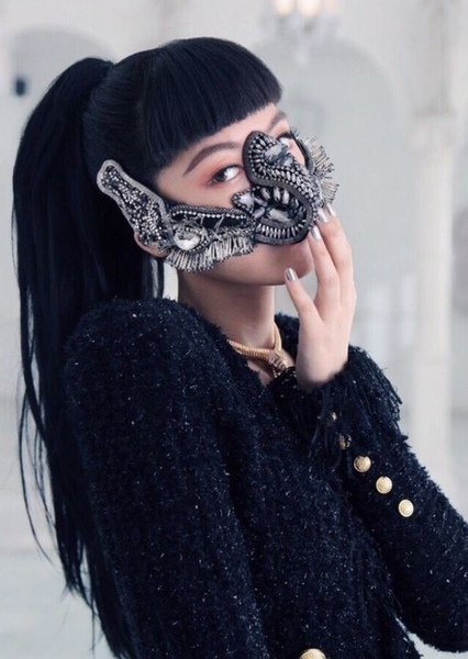 Jasmine Sokko photo
