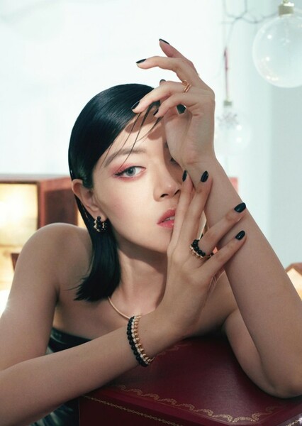 Jasmine Sokko photo