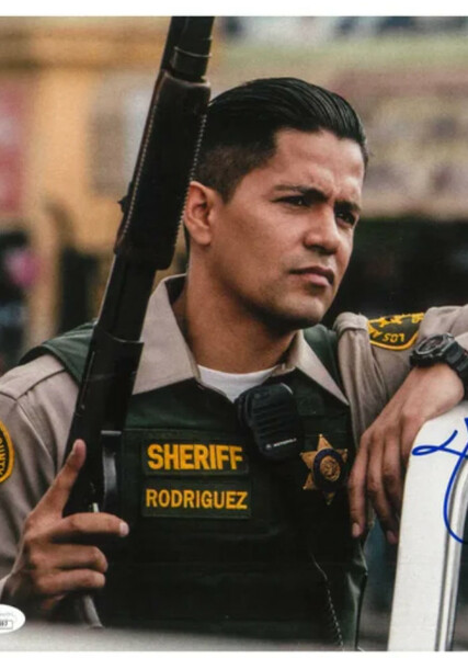 Jay Hernandez photo