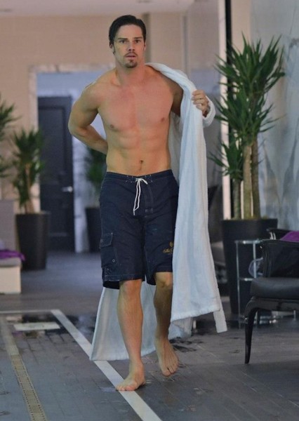 Jay Ryan photo