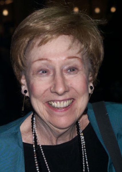 Jean Stapleton photo
