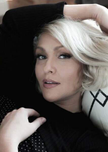 Jenn Lyon photo