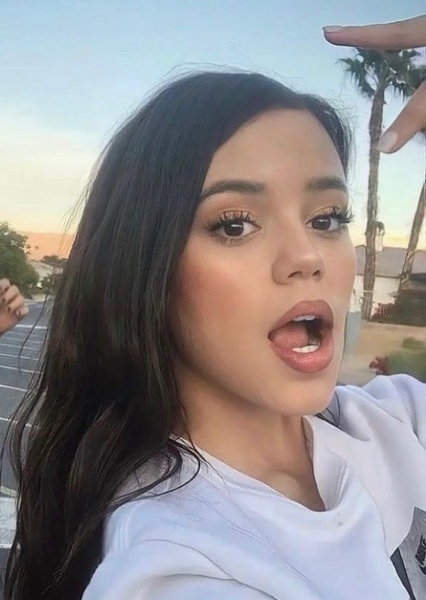 Jenna Ortega photo