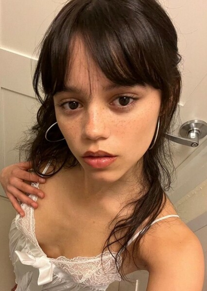 Jenna Ortega photo
