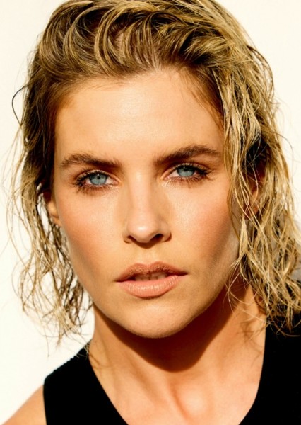 Jenna Rosenow photo