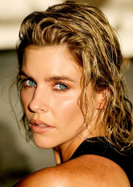 Jenna Rosenow photo