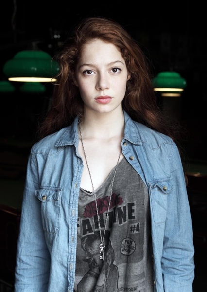 Jenna Thiam photo