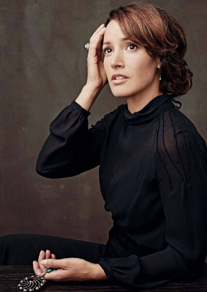Jennifer Beals photo