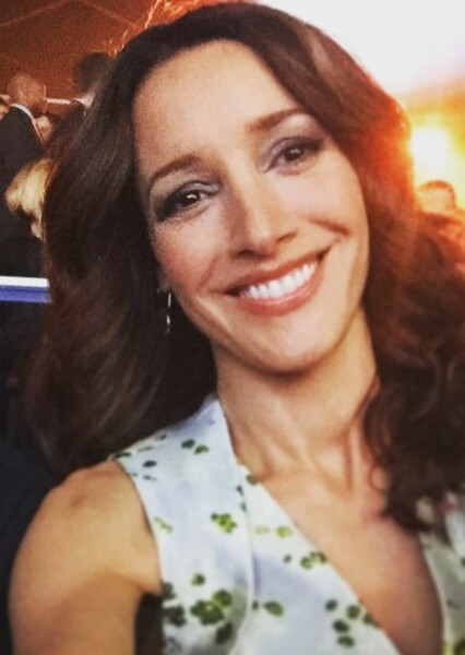 Jennifer Beals photo