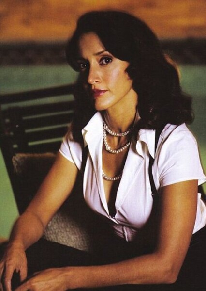 Jennifer Beals photo