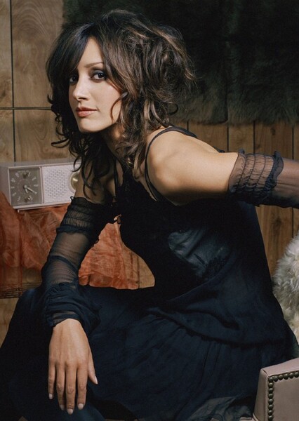 Jennifer Beals photo