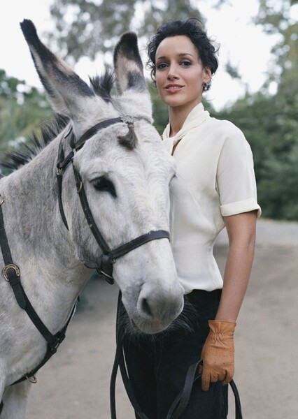 Jennifer Beals photo