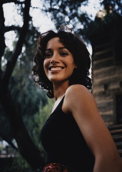 Jennifer Beals photo