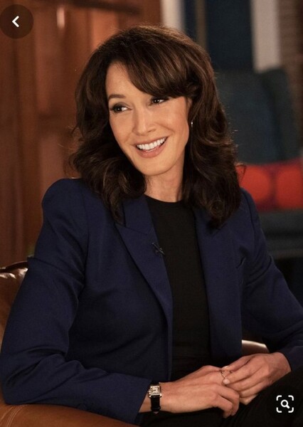 Jennifer Beals photo