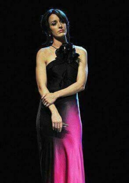 Jennifer Beals photo