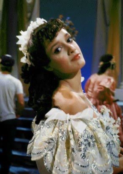 Jennifer Beals photo