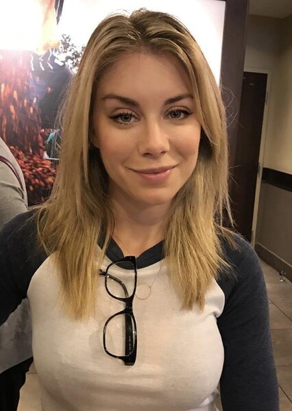 Jennifer Holland photo