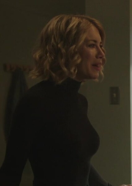 Jennifer Holland photo