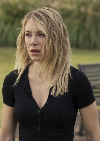 Jennifer Holland photo