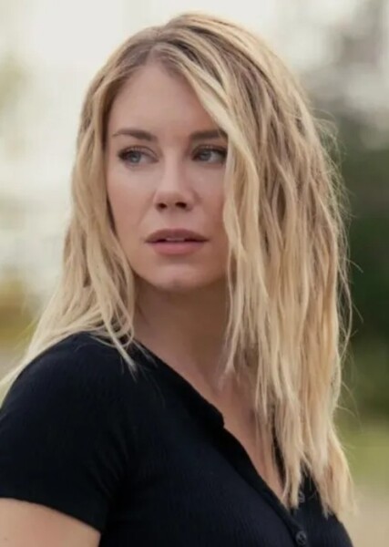 Jennifer Holland photo