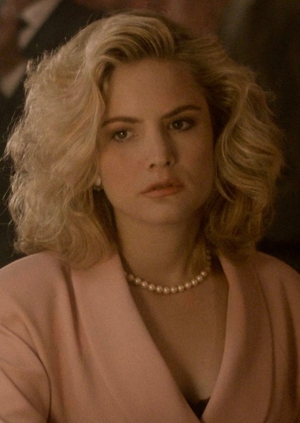 Jennifer Jason Leigh