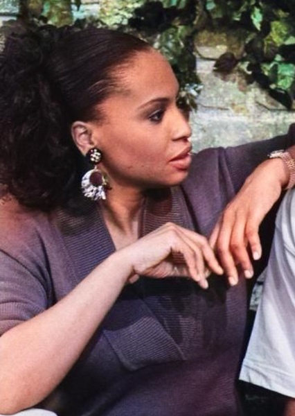 Jennifer Lewis photo