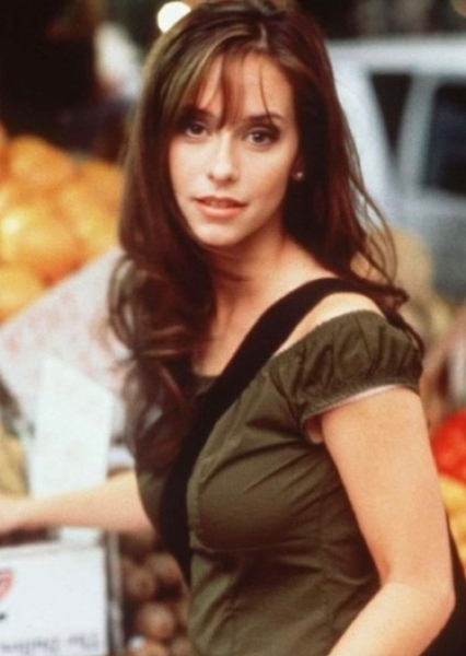 Jennifer Love Hewitt photo