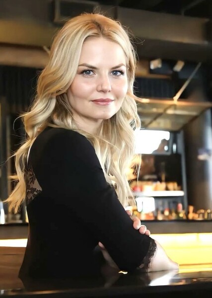 Jennifer Morrison photo