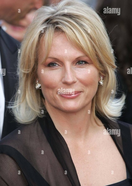 Jennifer Saunders photo