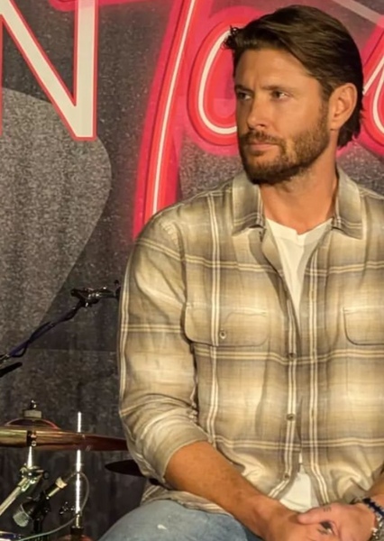 Jensen Ackles photo