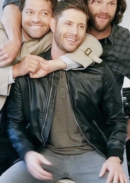Jensen Ackles photo