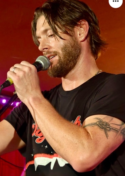 Jensen Ackles photo
