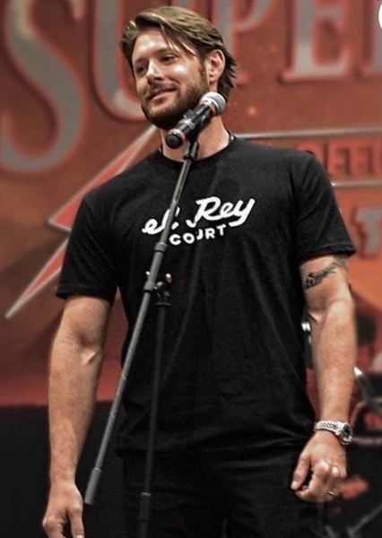 Jensen Ackles photo