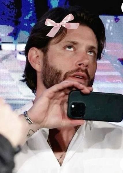 Jensen Ackles photo