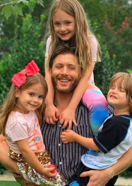 Jensen Ackles photo