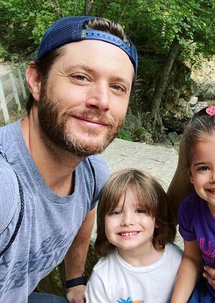 Jensen Ackles photo